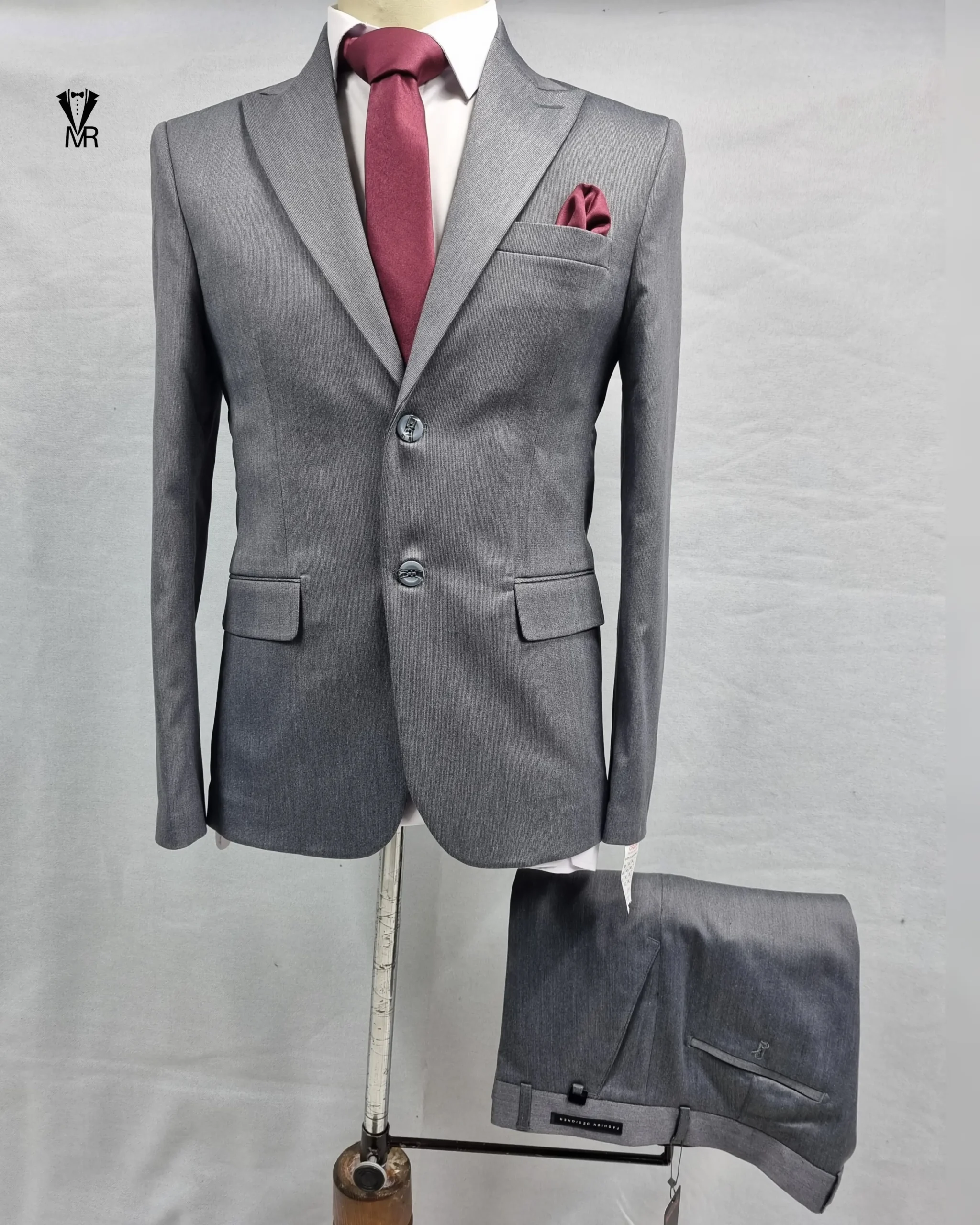 کت و شلوار میله ای طوسی کت و شلوار کشی میله ای طوسی - تصویر 1